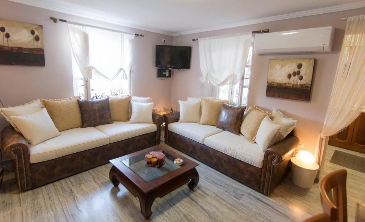 Hydrangea Apartment *